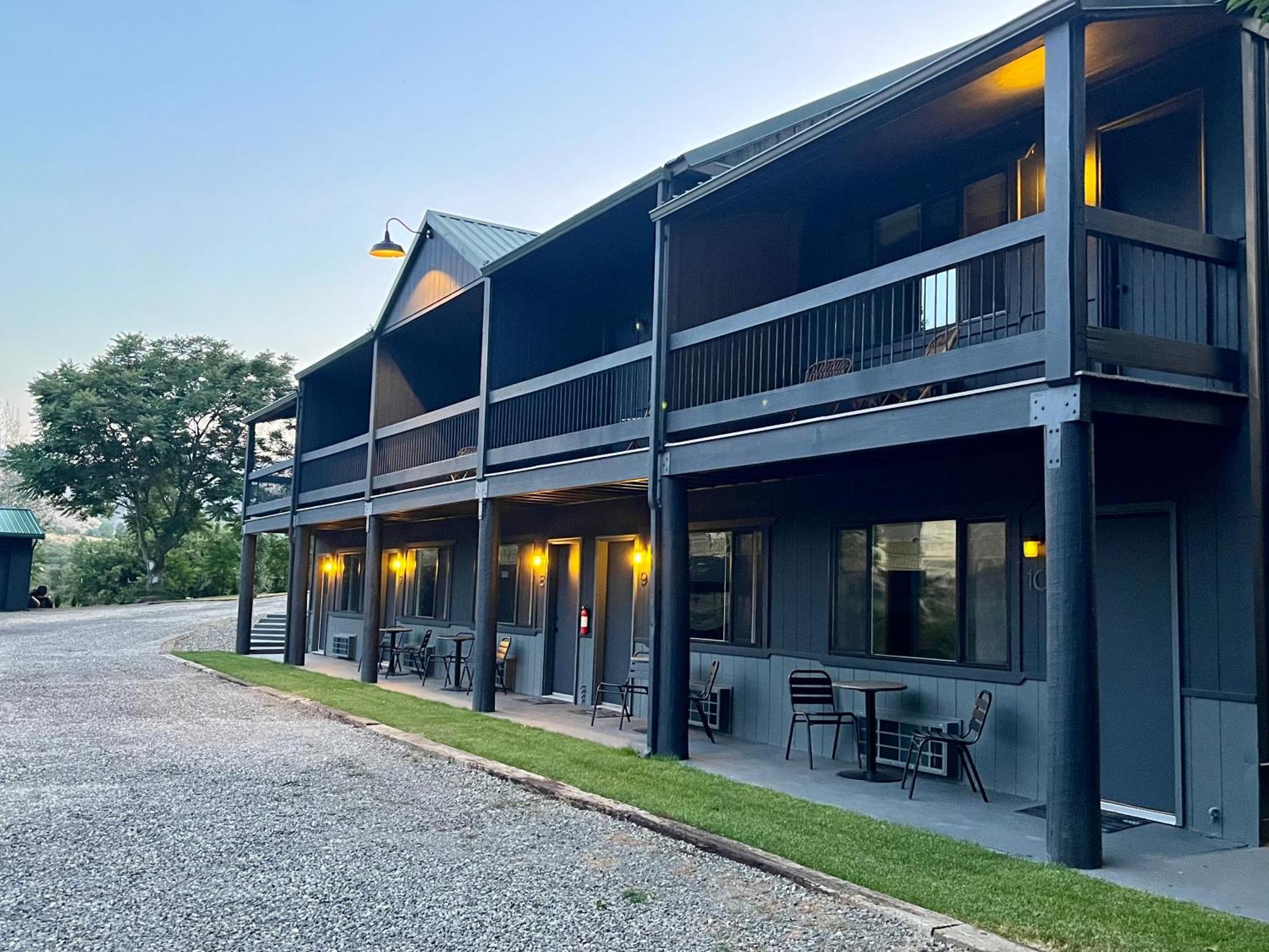 Steelhead Lodge Lucile Ngoại thất bức ảnh
