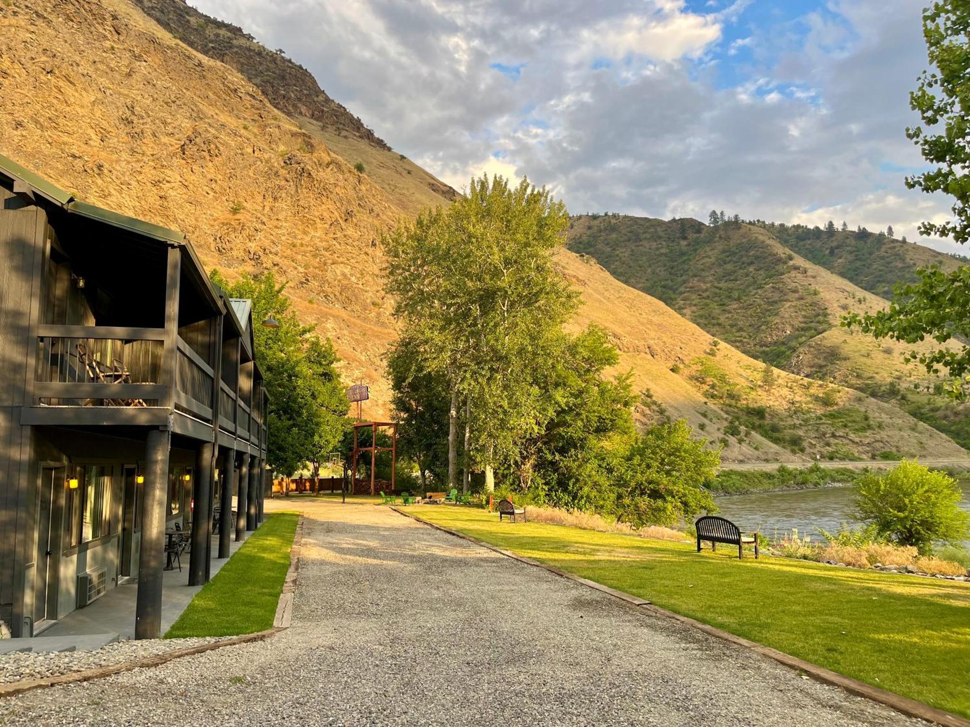 Steelhead Lodge Lucile Ngoại thất bức ảnh
