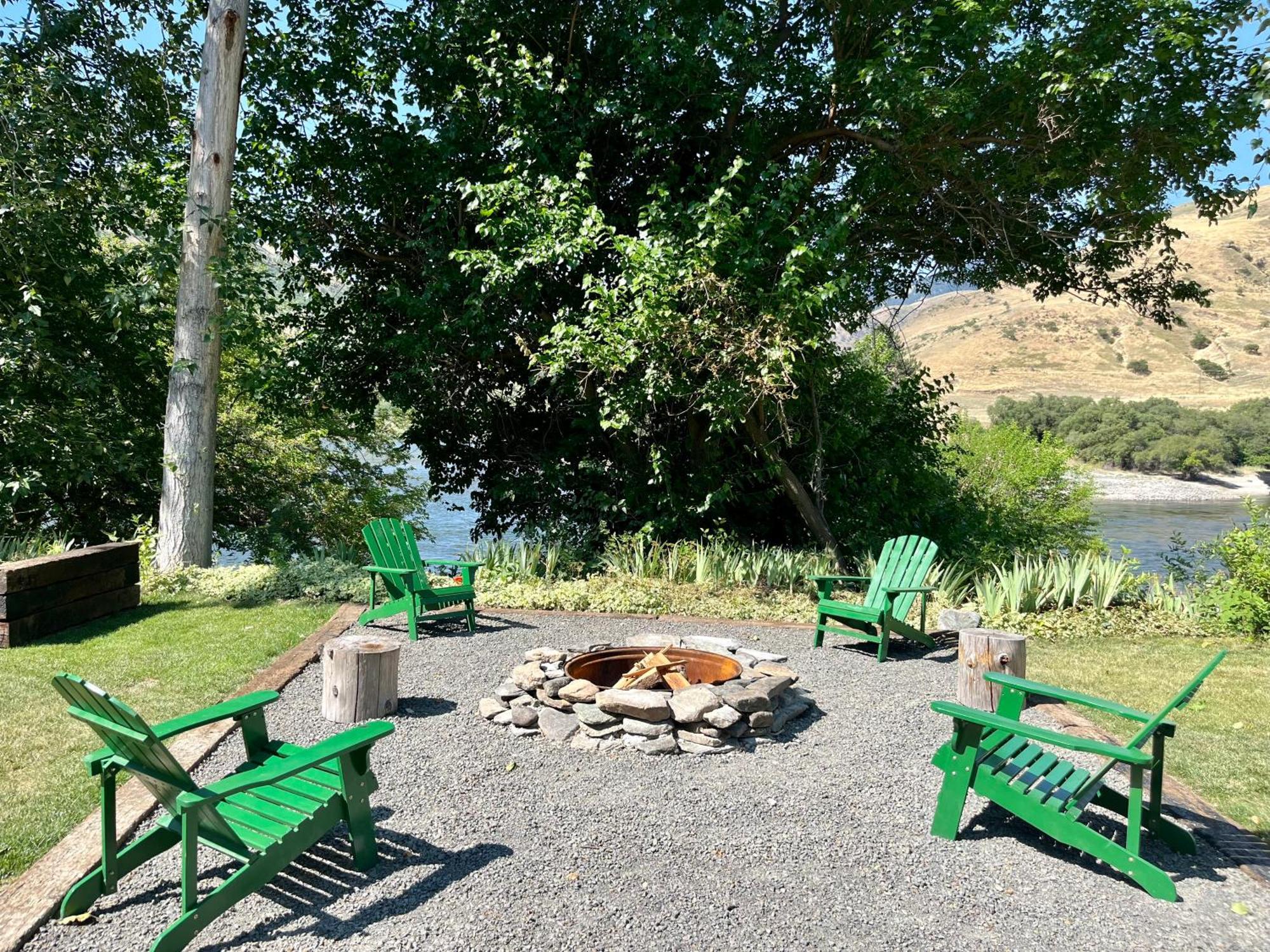 Steelhead Lodge Lucile Ngoại thất bức ảnh